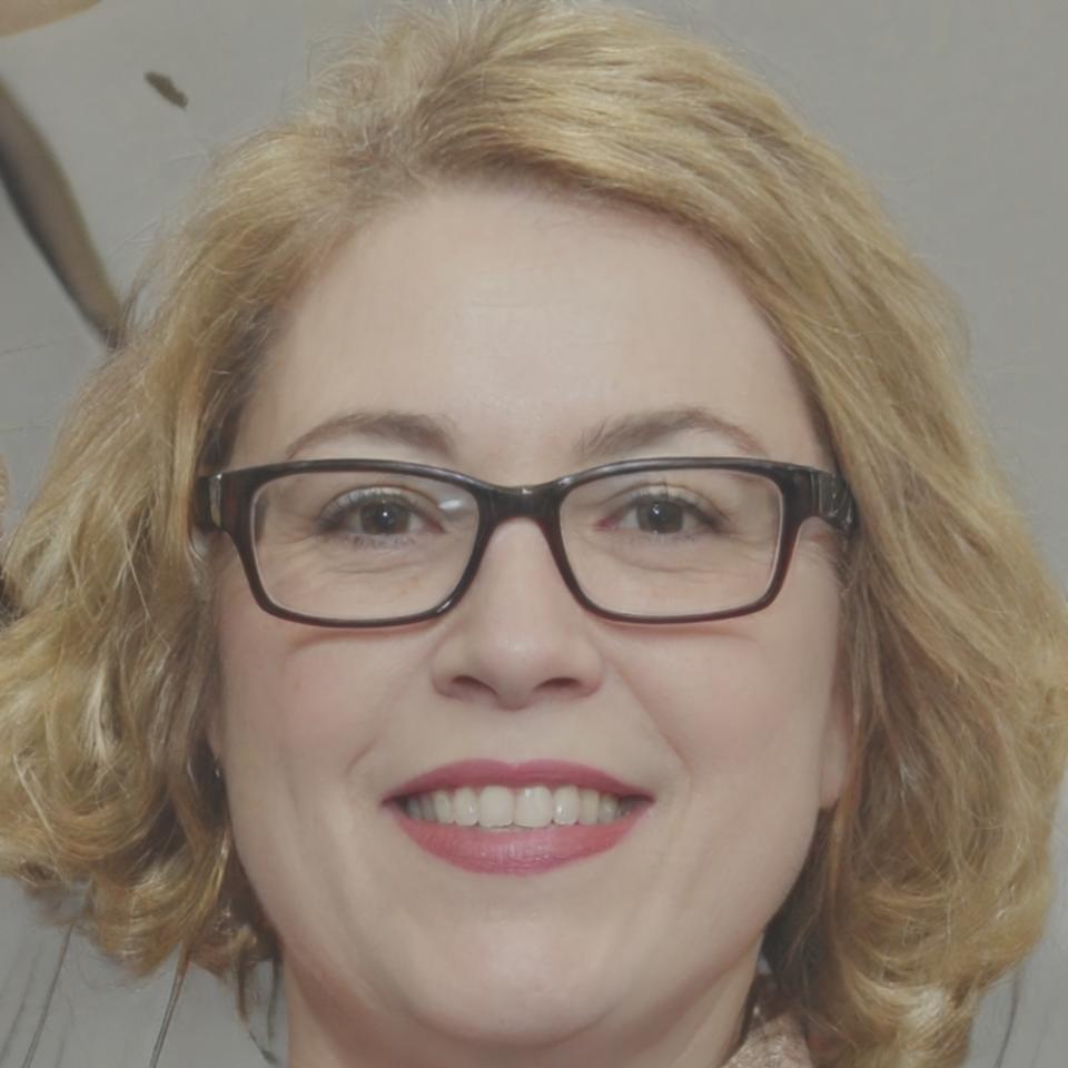 Esperanza Quiroga, Directora de Estrategia Financiera